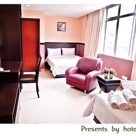 Sayang Hotel Кулай Екстериор снимка