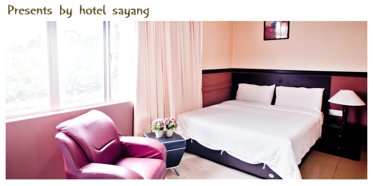 Sayang Hotel Кулай Екстериор снимка