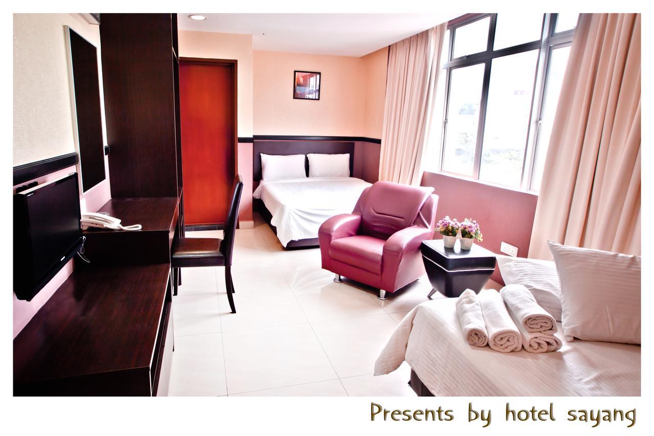 Sayang Hotel Кулай Екстериор снимка