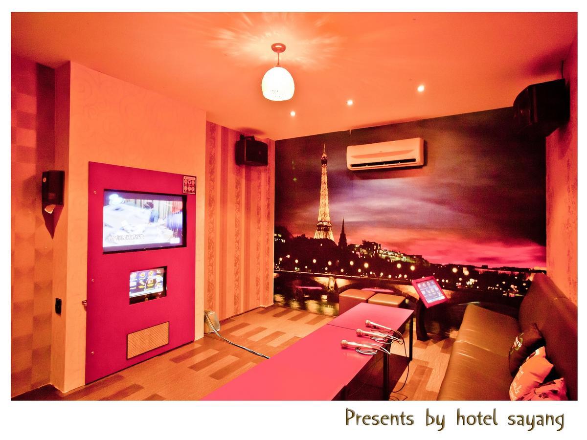 Sayang Hotel Кулай Екстериор снимка