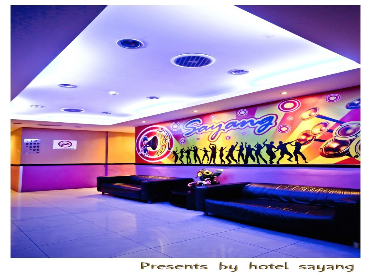 Sayang Hotel Кулай Екстериор снимка